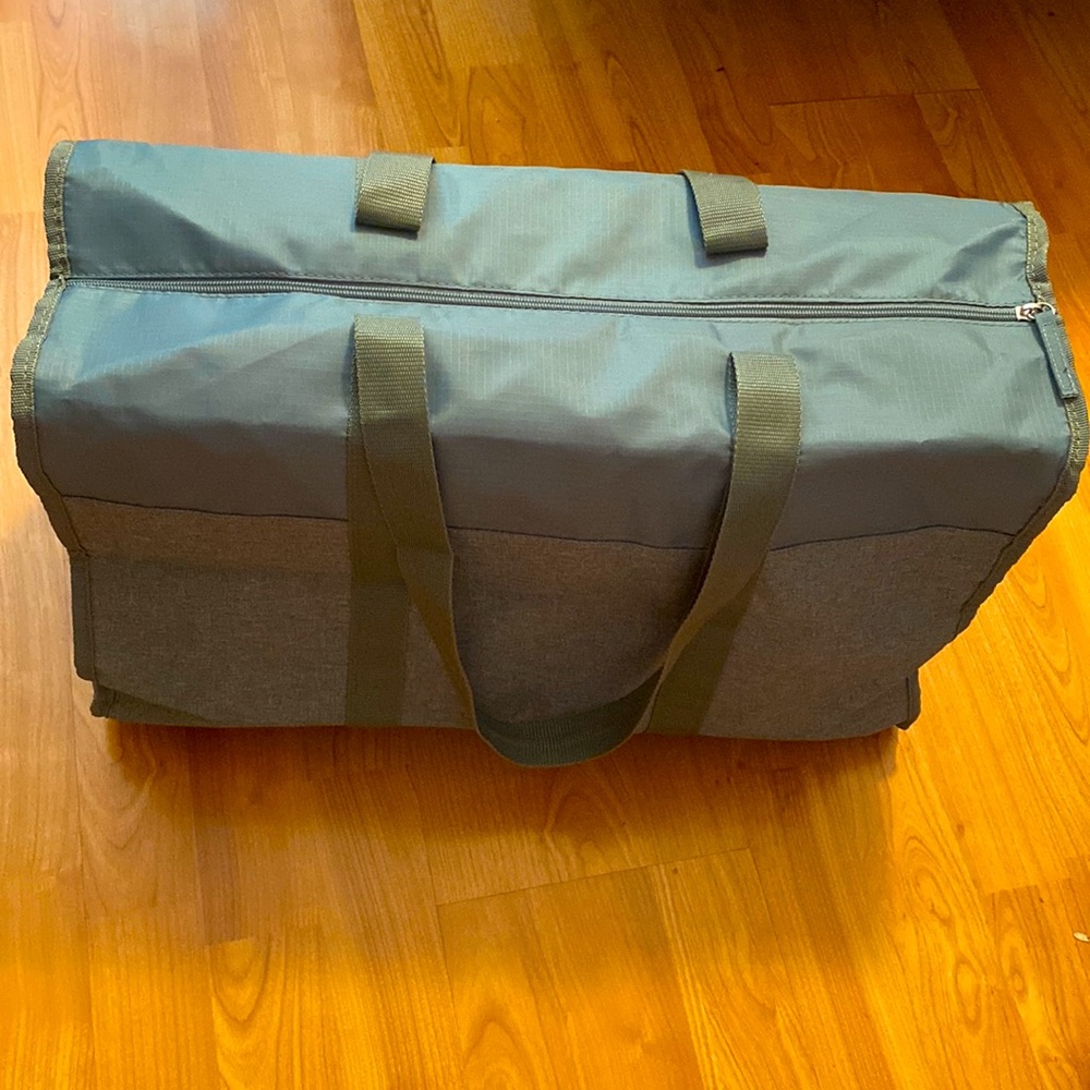 NWOT DSW Unisex Duffle Bag